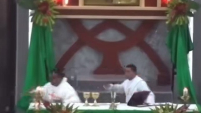 Pastor di Gereja menyelamatkan diri saat terjadi Gempa NTT