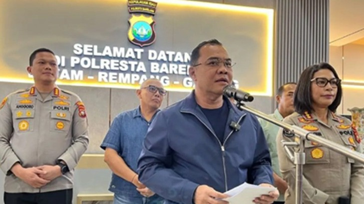 Wakil Kepala Bareskrim Polri Irjen Pol. Nunung Syaifuddin (depan)
