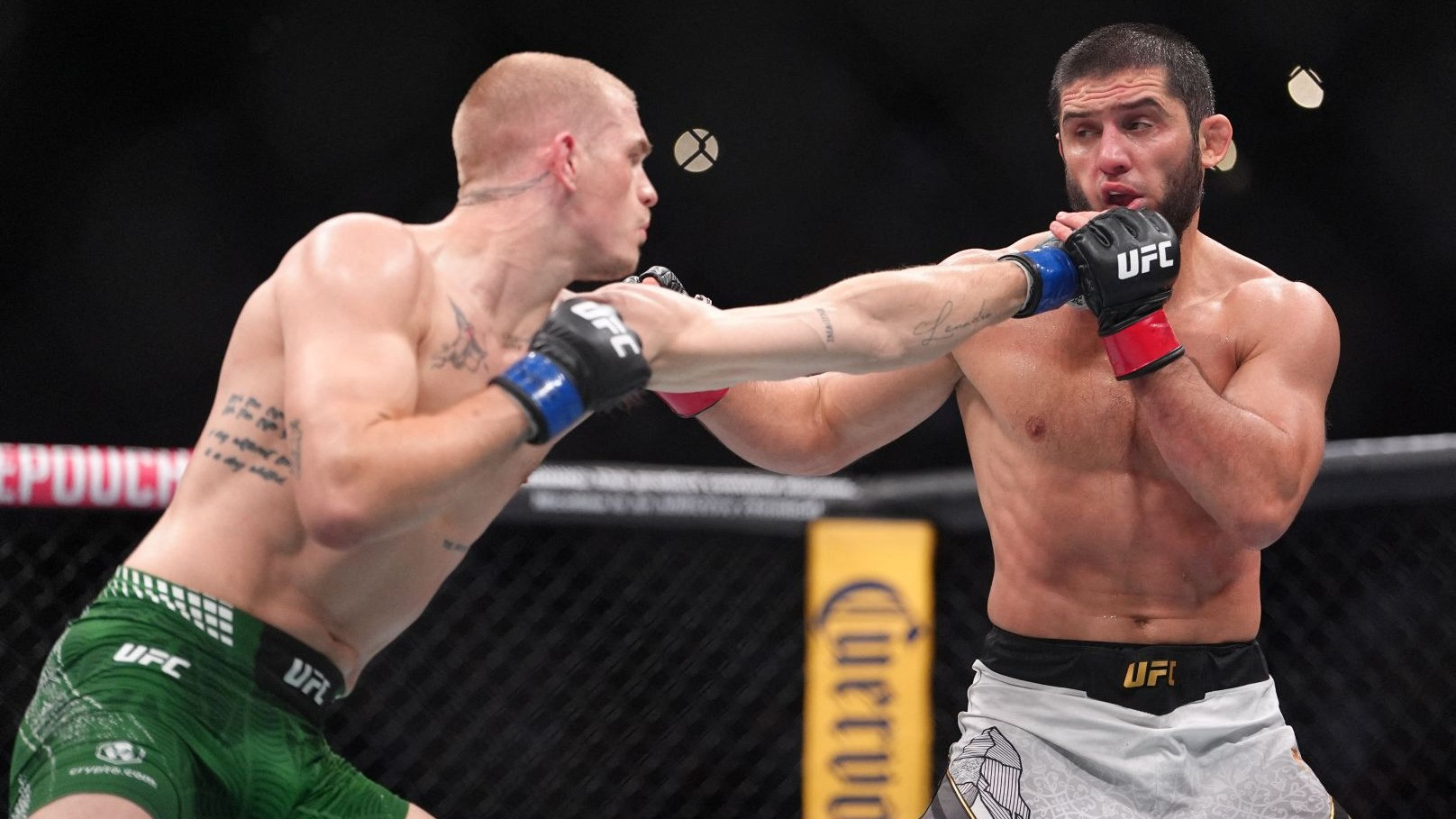 Islam Makhachev  lawan Machado Garry