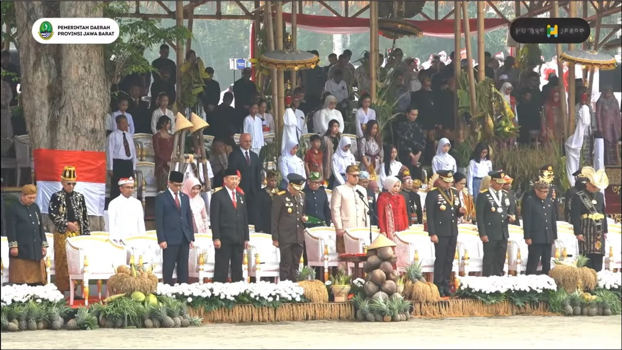 Suasana Upacara HUT RI ke-81 di Gedung Sate, Bandung