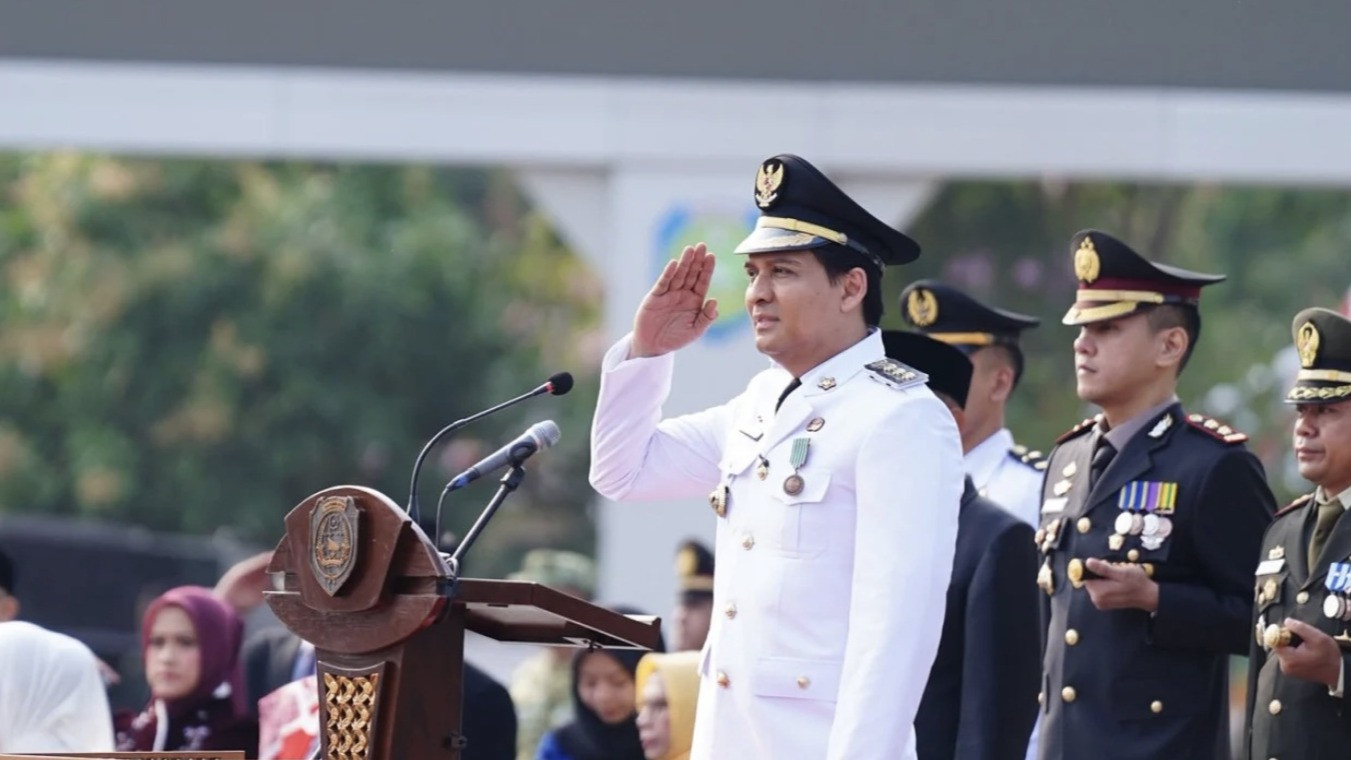 Bupati Indramayu Lucky Hakim