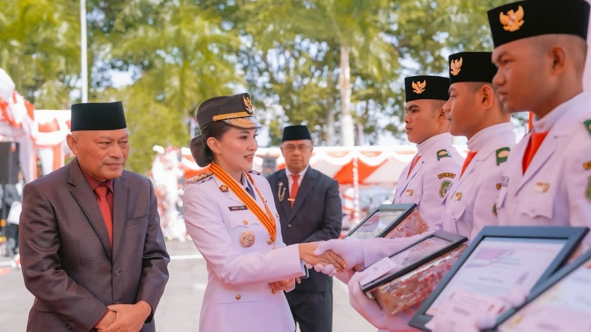Potret Gubernur Malut Sherly Tjoanda saat Jadi Inspektur Upacara Hari Kemerdekaan 17 Agustus
