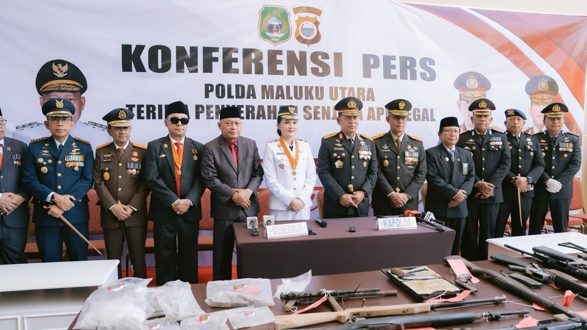 Gubernur Malut Sherly Tjoanda dan Wagub Serbin Sehe saat konferensi pers bersama Polda Malut