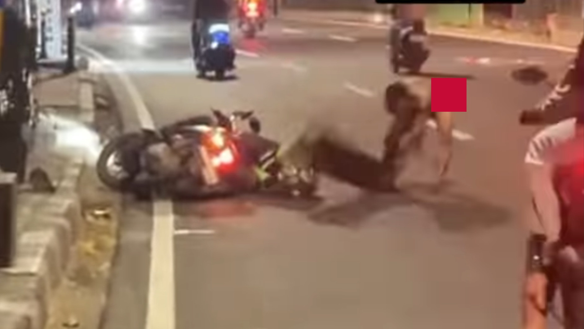 Viral Pria Diduga ODGJ Berlarian Tanpa Busana, Bawa Balok di Lenteng Agung Pengendara Motor Jadi Sasaran