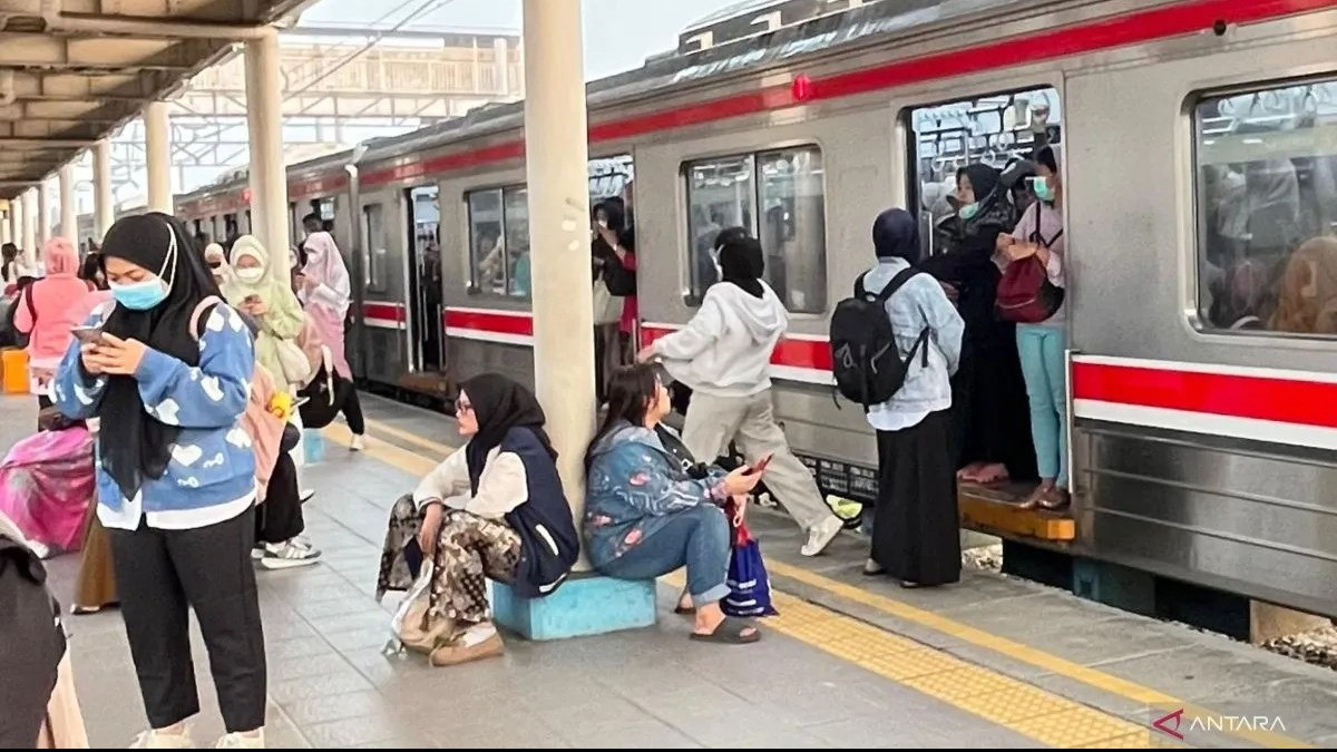 Ilustrasi keterlambatan KRL Commuter Line pagi ini