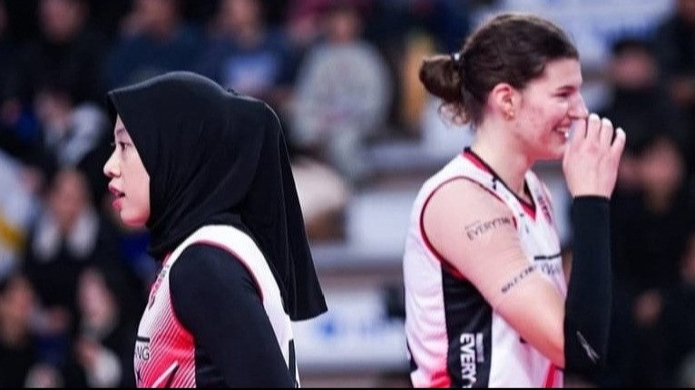 Megawati Hangestri dan Vanja Bukilic saat memperkuat Red Sparks