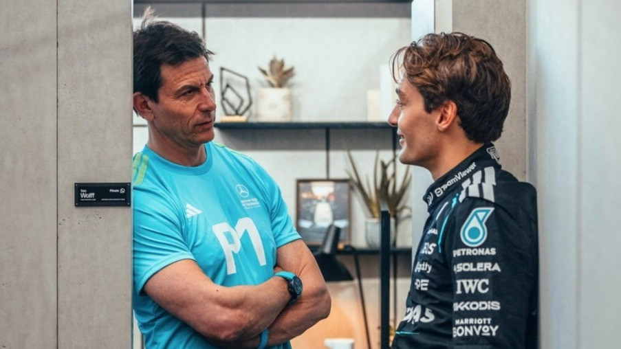 Toto Wolff dan George Russell
