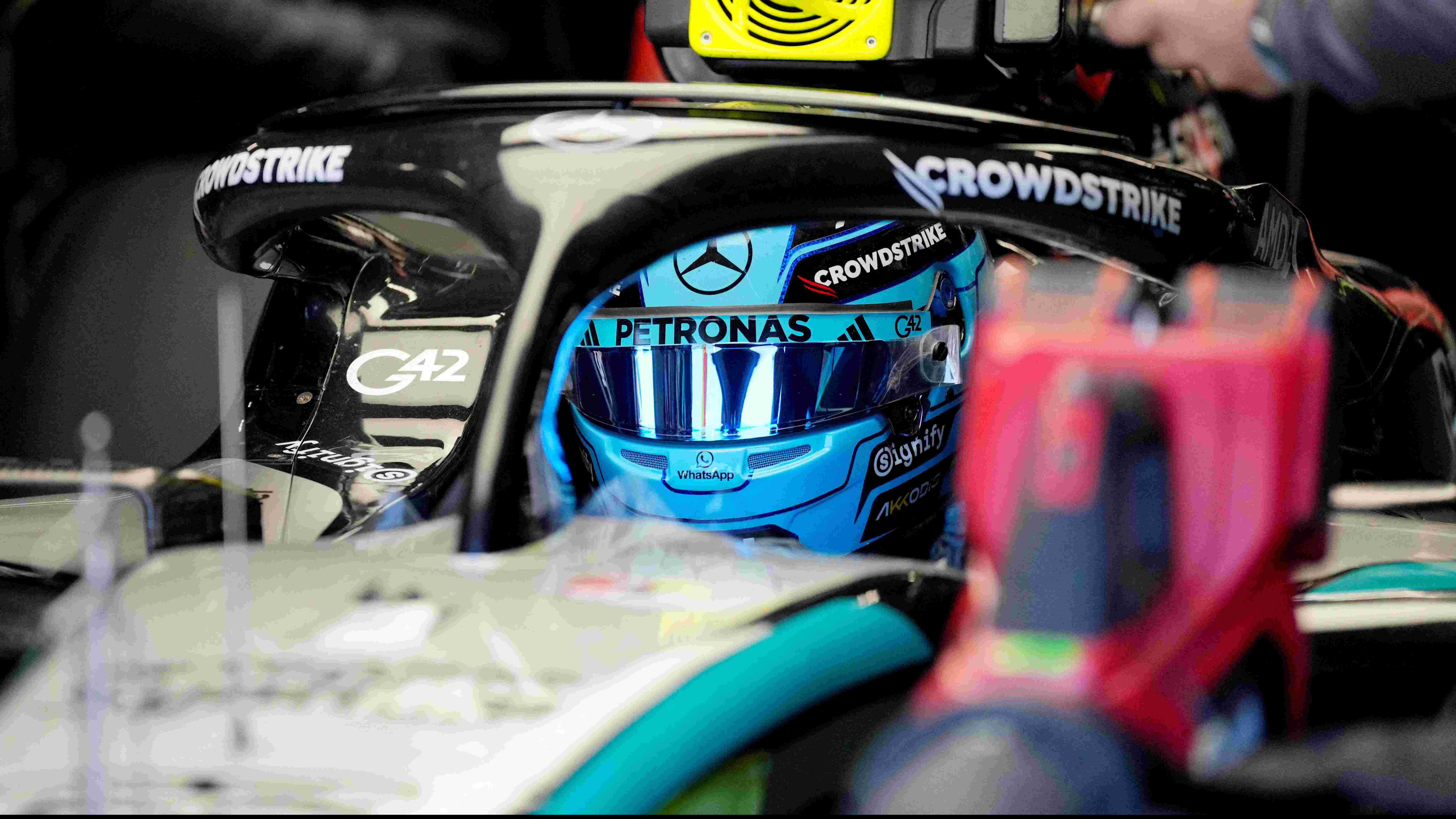 Pembalap Mercedes, George Russell