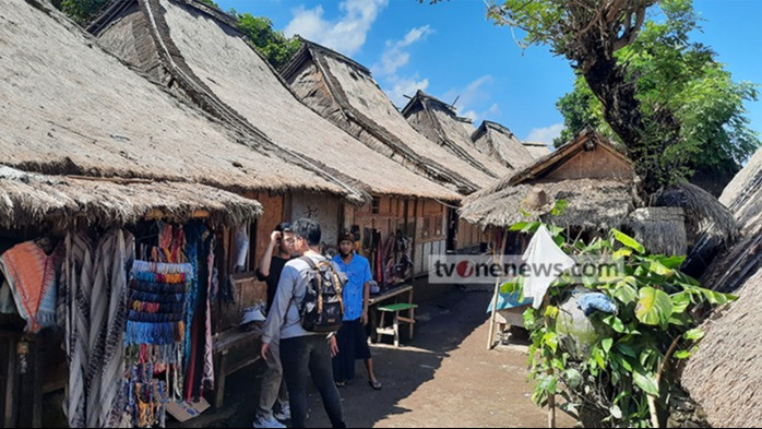 Pesona Desa Adat Sade Lombok