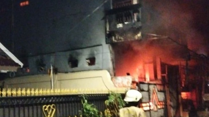 Kebakaran menyebabkan empat orang meninggal dari kebakaran rumah di Jalan Rasamala II RT 09/RW 1, Menteng Dalam, Tebet, Jakarta, Senin (24/8/2026).
