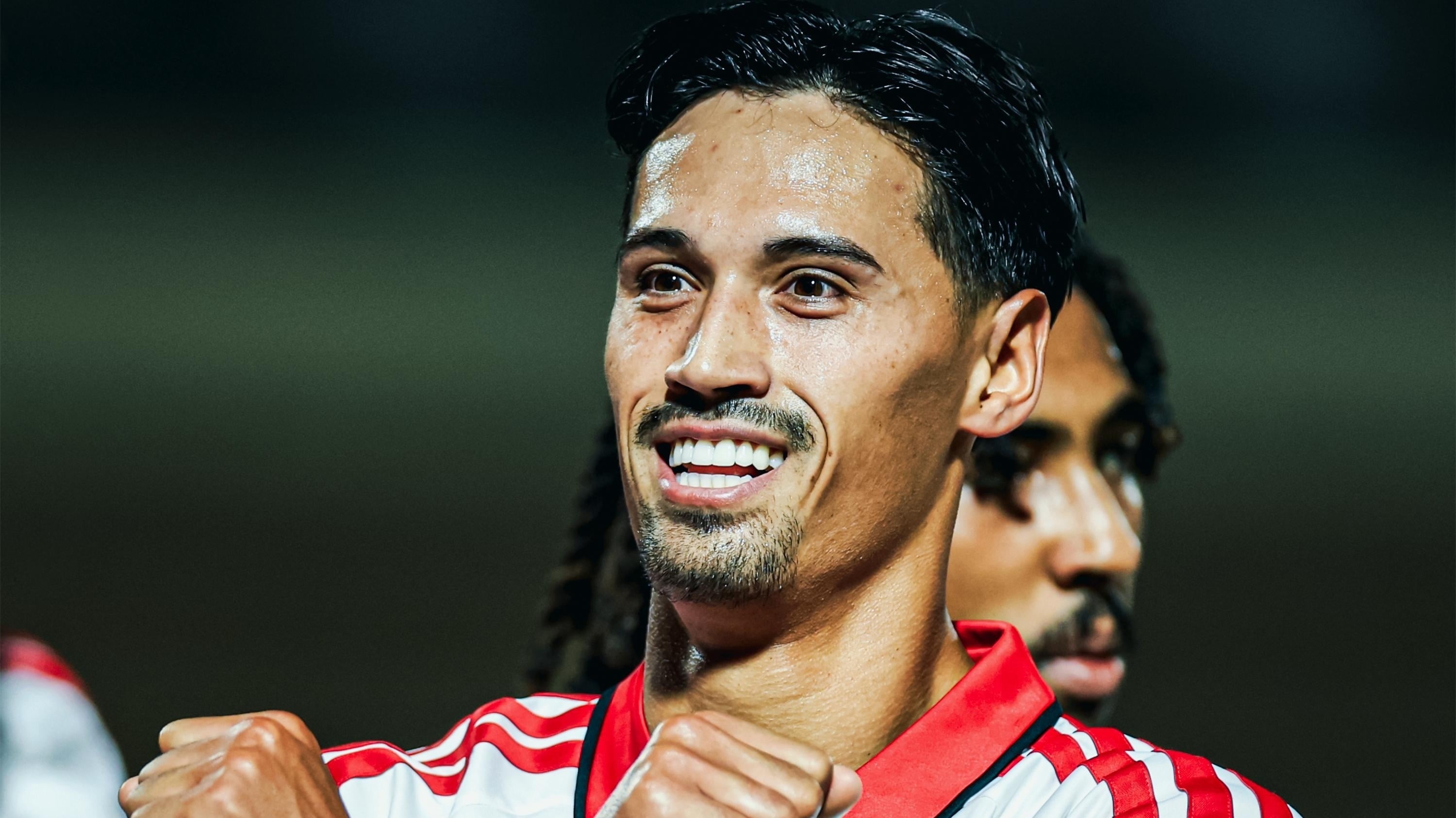 Selebrasi Tijjani Reijnder usai cetak gol debut bersama Al Qadsiah saat melawan Neom SC di Liga Pro Saudi 2026/2027, Selasa (25/8/2026).