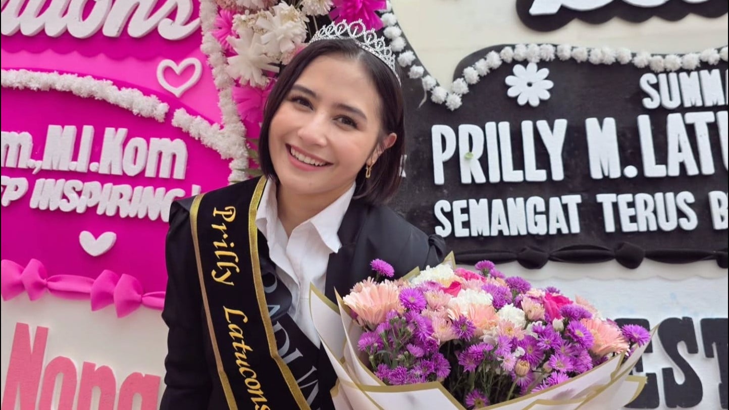 Pemeran film dan sinetron Prilly Latuconsina