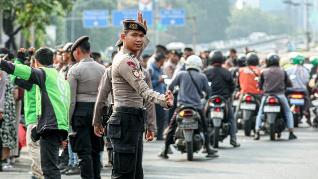 Lensa Berbicara: Jelang Aksi 27 Agustus, Spanduk  Hukum Mati Koruptor  Terbentang di Depan DPR