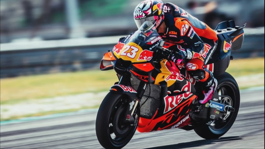 Pembalap Tech3 KTM, Enea Bastianini di tes pramusim MotoGP 2026