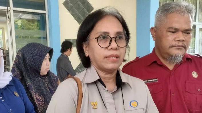 Komisioner KPAI Sylvana Maria Apituley (tengah).