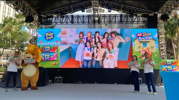 Momen Hearts2Hearts diperkenalkan sebagai Brand Ambassador POP Spageti.