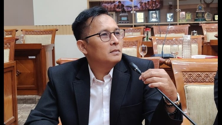 Ketua Umum FSP BUMN-IRA Sutisna.