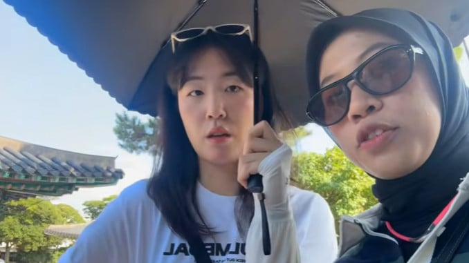 Padahal Beda Tim, Jung Ho-young Malah Ikut Liburan Bareng Megawati Hangestri di Pulau Jeju
            - galeri foto