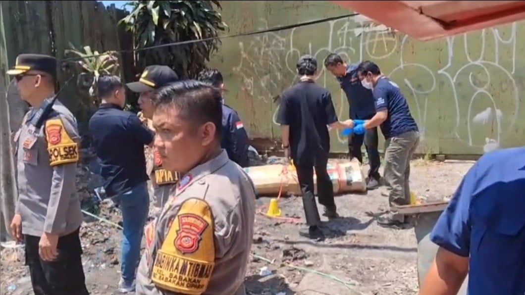 Geger Mayat Perempuan Terbungkus Kardus Ditemukan di Pinggir Jalan Kota Bandung