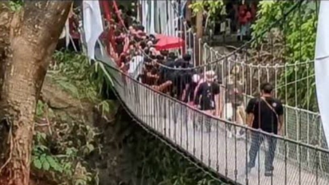 Jembatan Merah Putih atau jembatan gantung Pongpet di Pangandaran ternyata dibangun TNI