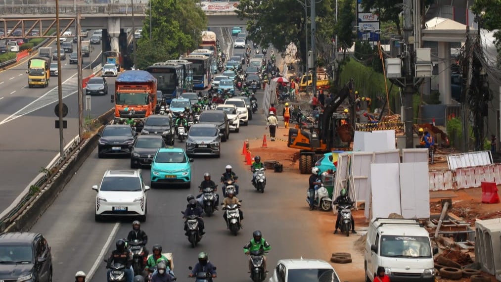 Lensa Berbicara: Trotoar Jalan Gatot Subroto Ditata, Fasilitas Pejalan Kaki Ditingkatkan