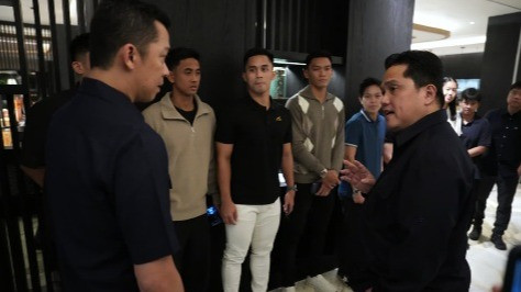 Menpora RI Erick Thohir bertemu Tim Bulu Tangkis Indonesia jelang keberangkatan menuju Asian Games 2026.