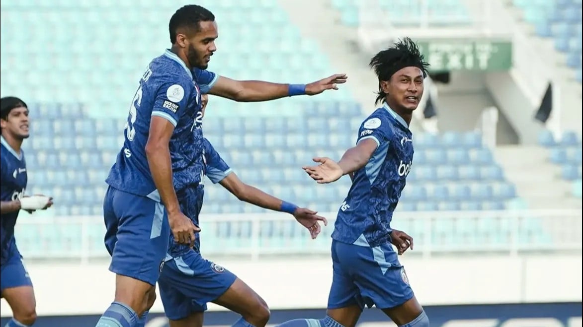 Arema FC saat menghadapi Isenmulang Kalteng FC
