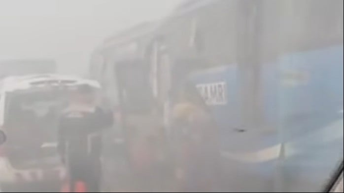 Kecelakaan beruntun di Tol Palembang-Indralaya (Palindra) akibat kabut asap Karhutla