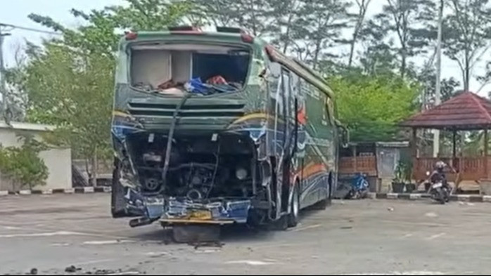 Kecelakaan beruntun di Tol Palembang-Indralaya (Palindra) akibat kabut asap Karhutla
