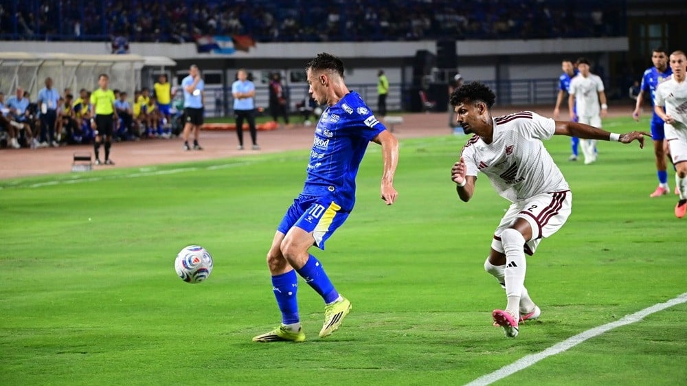 Penyerang Persib Bandung Mariano Peralta