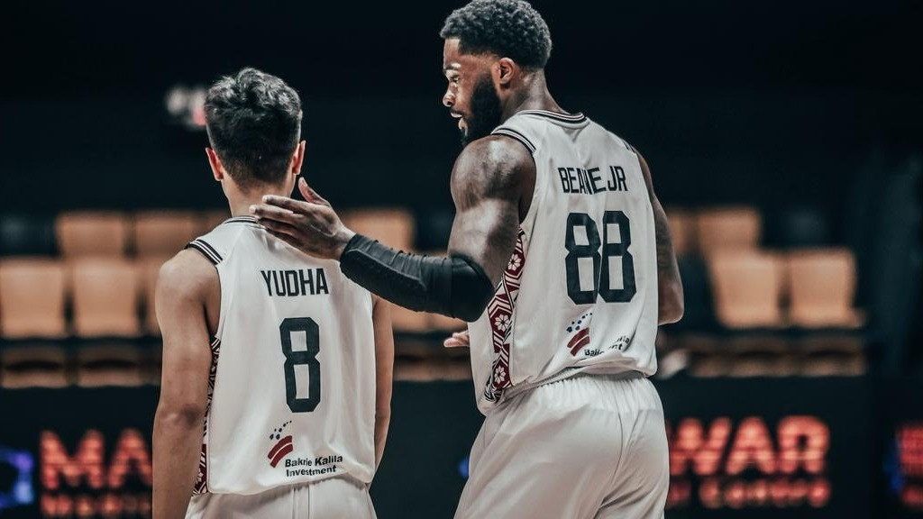 Dua Pemain Timnas Basket Indonesia