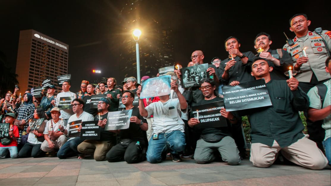 Lensa Berbicara: PFI Gelar Doa Bersama untuk Jurnalis yang Hilang Kontak di Gunung Anak Krakatau