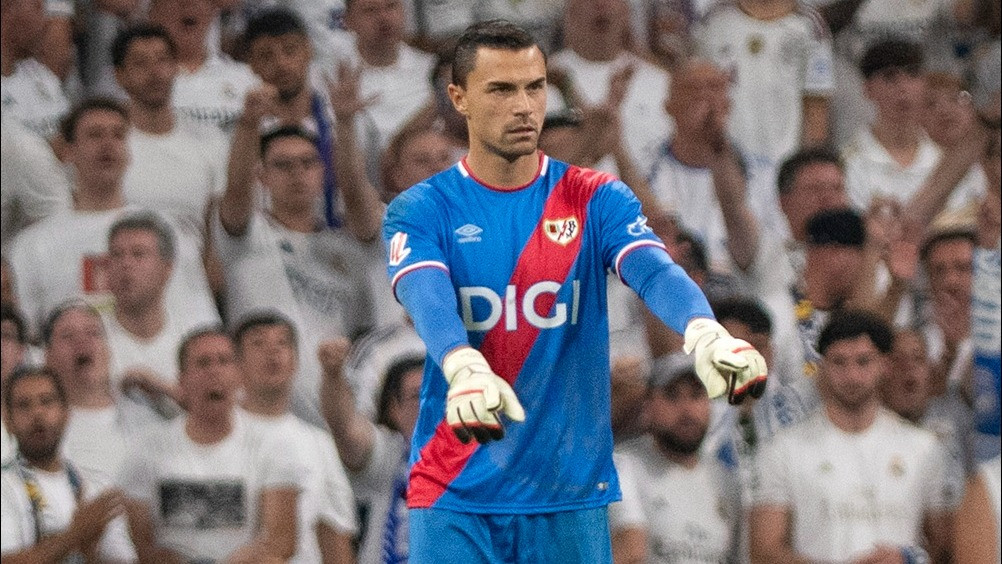 Kiper Timnas Indonesia Emil Audero di Rayo Vallecano