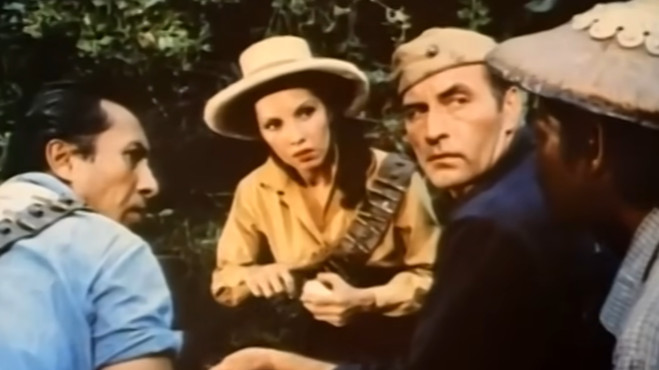 Istri Soekarno Amelia De La Rama dalam film The Steel Claw (1961)