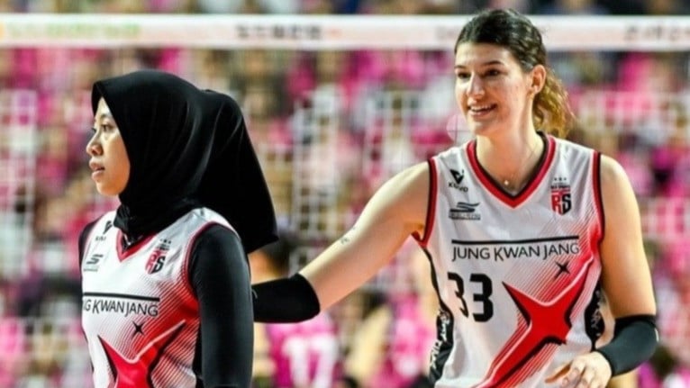 Megawati Hangestri dan Vanja Bukilic saat Memperkuat Red Sparks