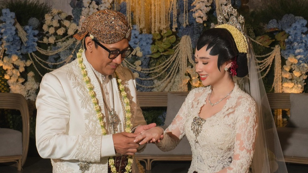 Foto pernikahan Andre Taulany dan Amanda Rigby