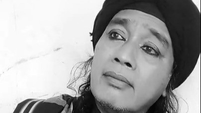 Abdullah Arrosyi alias Kiai Abdullah, warga asal Desa Sumberweling, Kecamatan Sumberbaru, Jember, Jawa Timur, yang dilaporkan ke polisi akibat video viral klaim bertemu Allah dan dicium Nabi Muhammad SAW