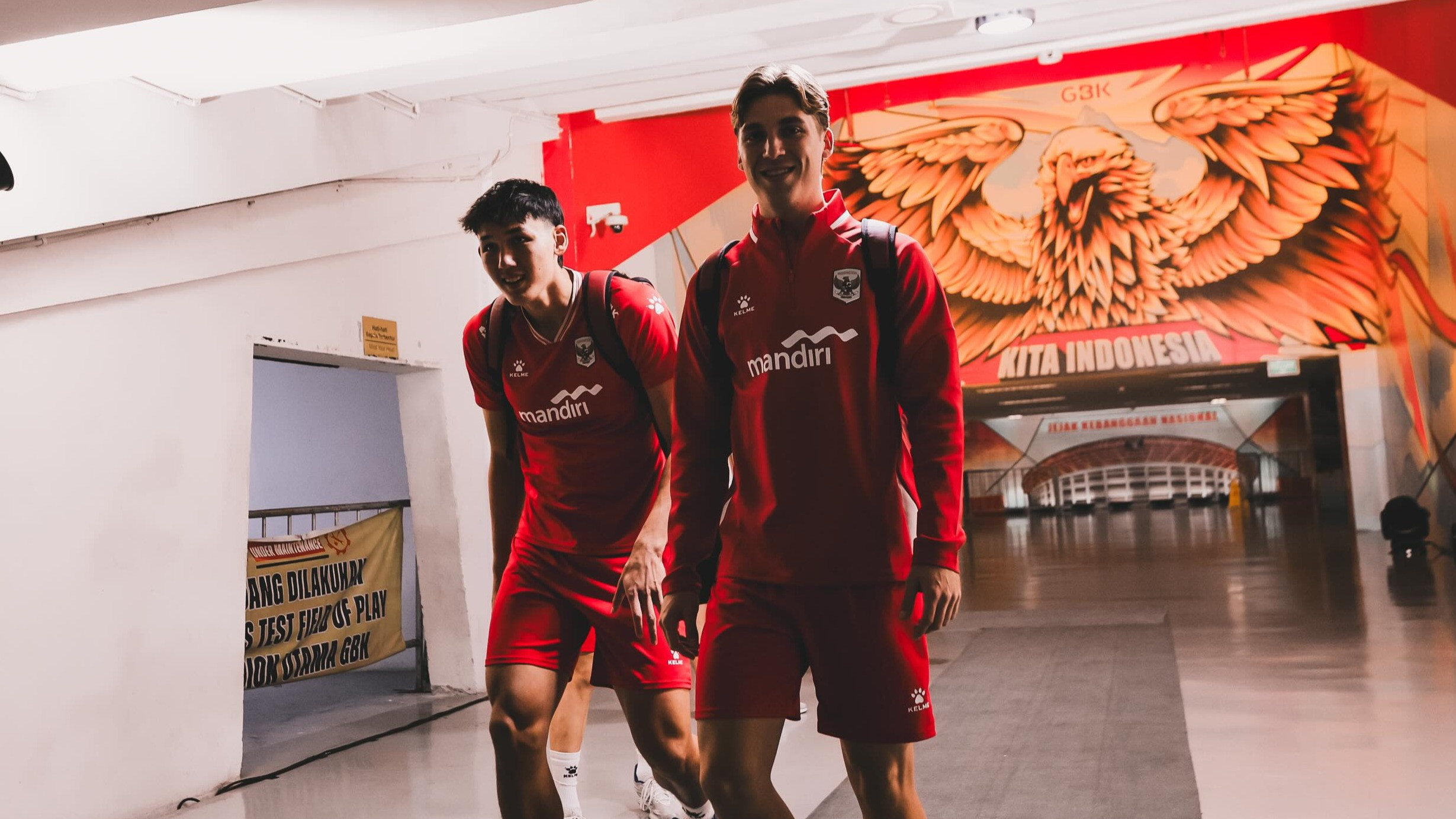 Pemain Timnas Indonesia Mitchell Baker dan Luke Vickery