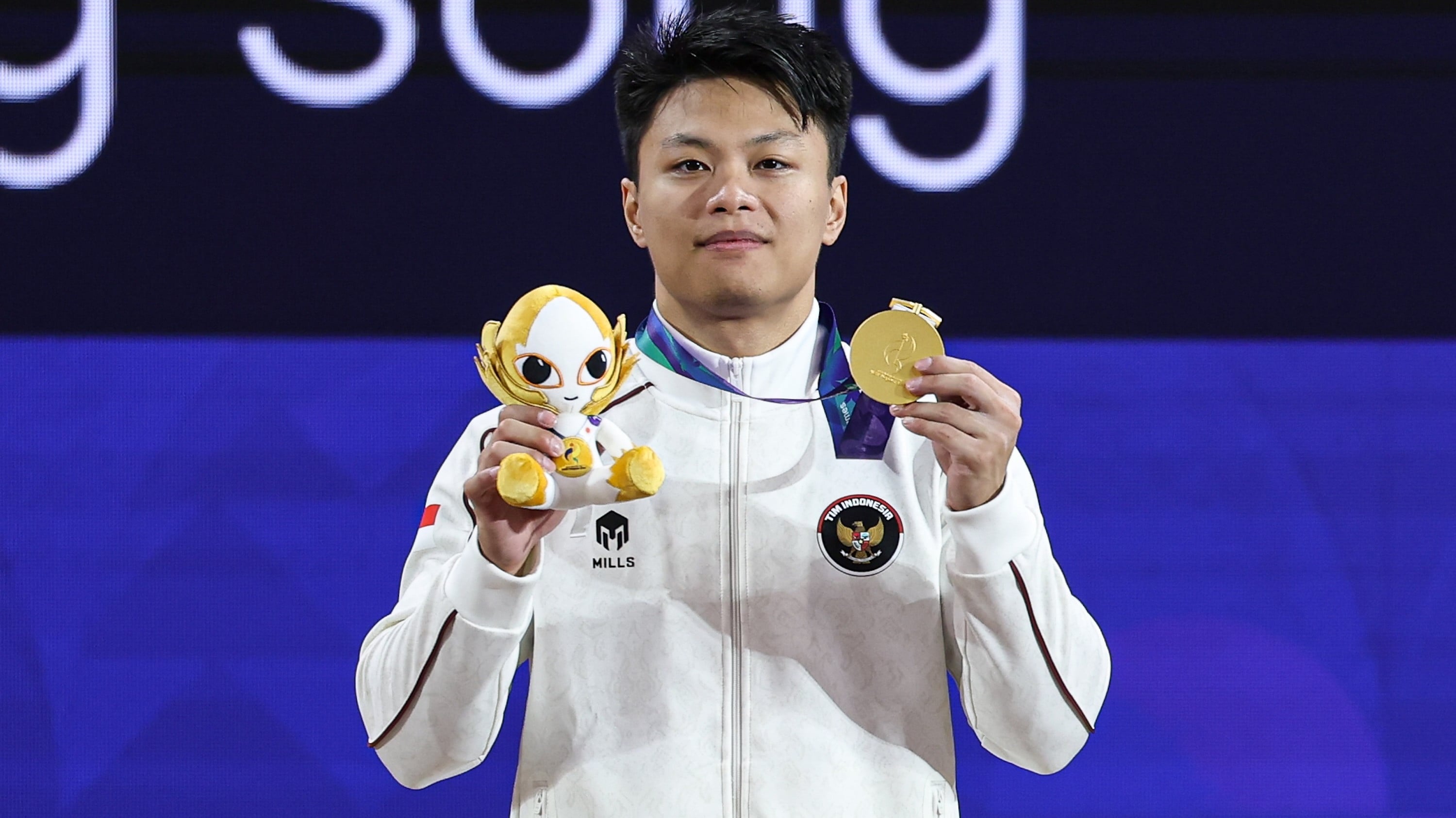 Lifter Indonesia, Rahmat Erwin Abdullah, Raih Medali Emas di Asian Games 2026