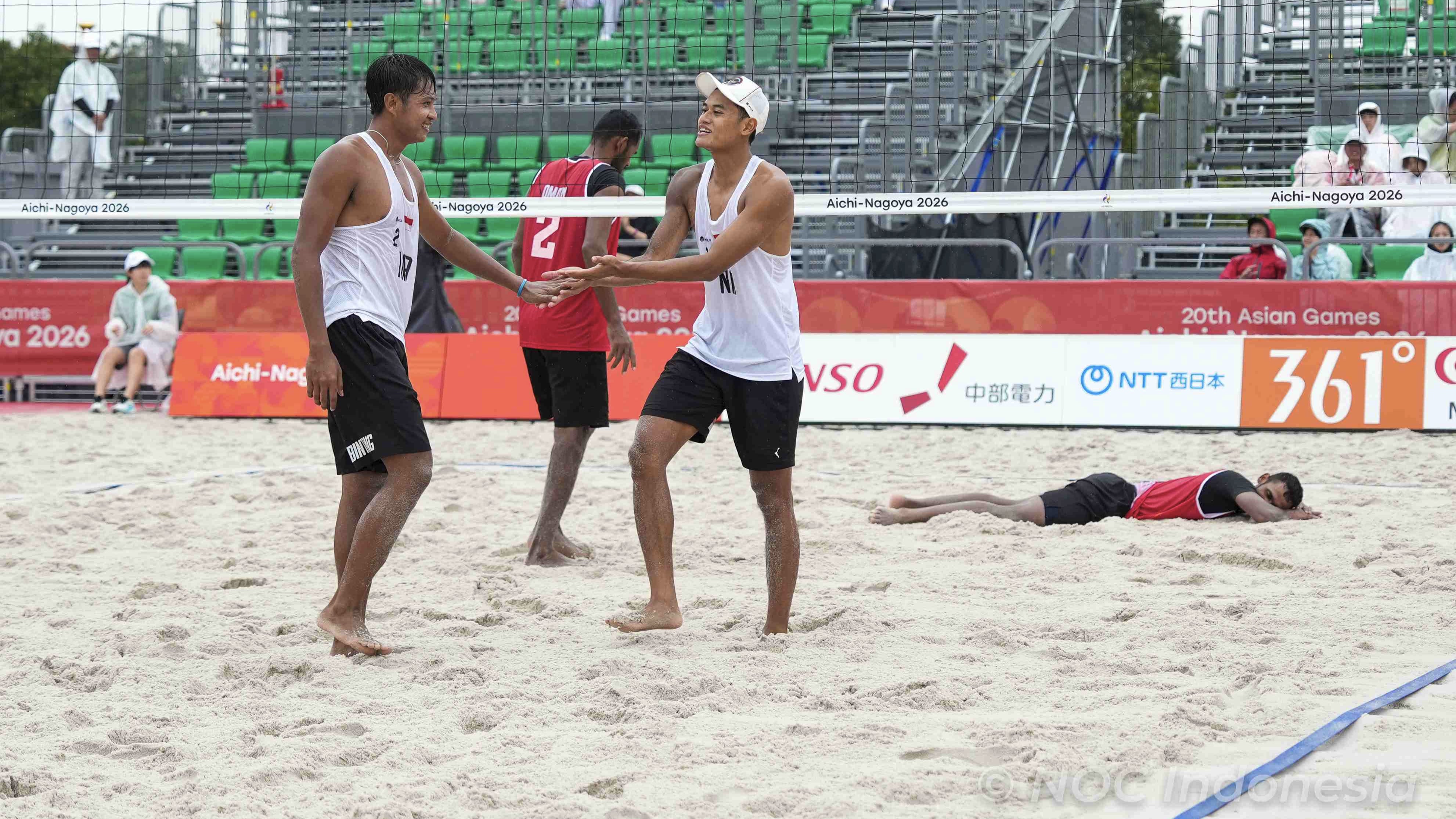 Atlet voli pantai Indonesia, Bintang Akbar/Sofyan Achmad saat beraksi di Asian Games 2026.