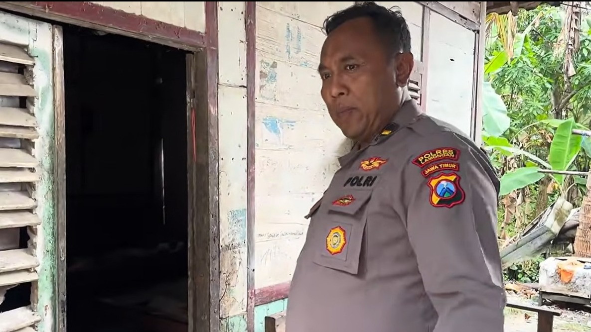 Anggota Polres Lamongan, Ipda Purnomo yang memiliki akun YouTube  Purnomo Belajar Baik 