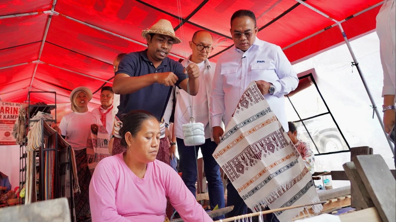 Bangkit Pascakebakaran, Bantuan PNM Bersama BRINS Nyalakan Harapan Warga Sade