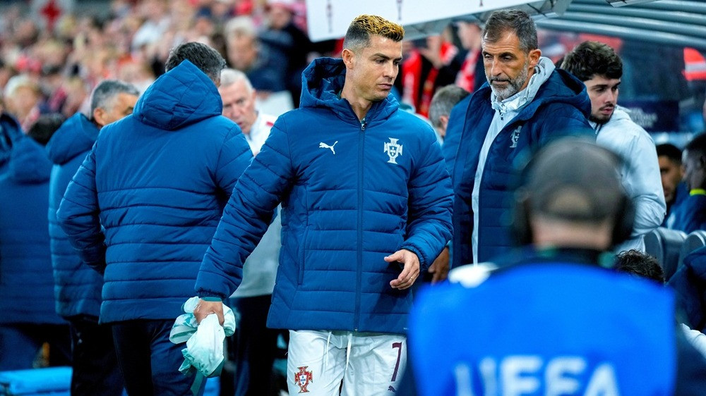 Alasan Cristiano Ronaldo Tinggalkan Timnas Portugal Akhirnya Terungkap
            - galeri foto