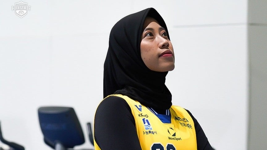 Megawati Hangestri dengan seragam Hyundai Hillstate