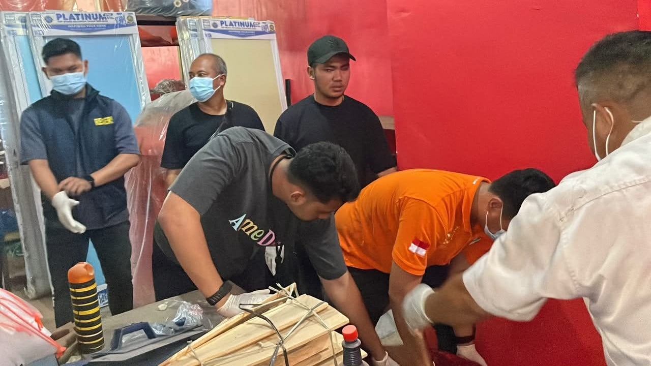 Dibakar Api Cemburu, Gadis di Gresik Tusuk Leher Tunangannya Sendiri hingga Tewas