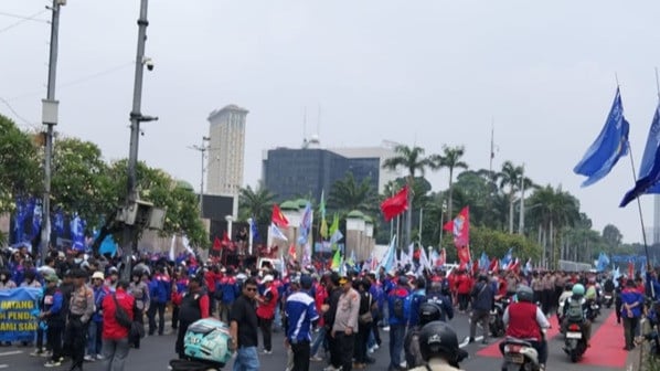 Demo buruh di DPR, Selasa (6/10/2026)