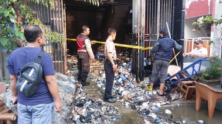 Kebakaran Landa Rumah Tiga Lantai di Matraman Jakarta Timur, Selasa (6/10/2026)