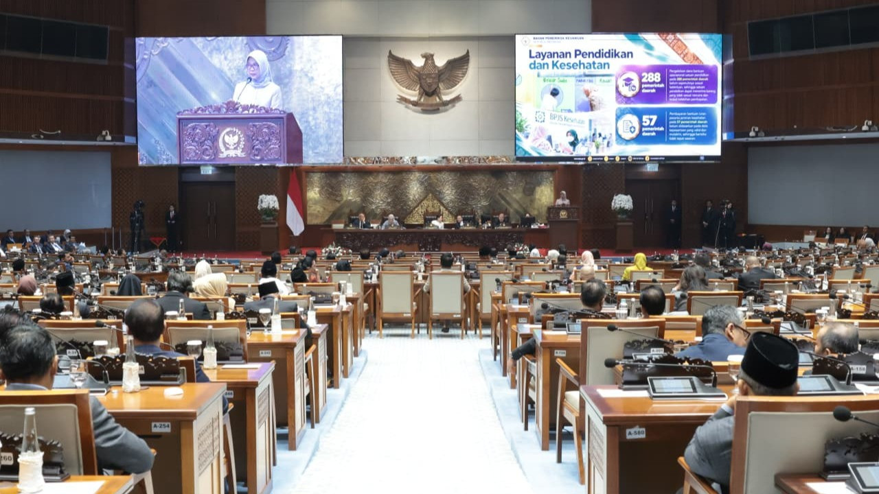DPR RI mengesahkan RUU Pelindungan Ketenagakerjaan menjadi undang-undang