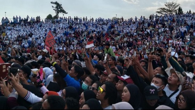 Rider parade sebelum MotoGP Indonesia 2026 di teras Udayana Kota Mataram, Rabu (7/10/2026)