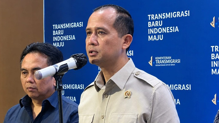 Menteri Transmigrasi M. Iftitah Sulaiman Suryanagara menyampaikan keterangan kepada awak media dalam Workshop Kehumasan dan Media Gathering Kementerian Transmigrasi 2026 di Batam, Kepulauan Riau, 8-10 Oktober 2026.